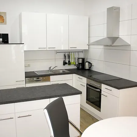 Im Ostseebad In Strandnaehe, Kurhaus Nordstrand,naehe Binz Und Sellin *