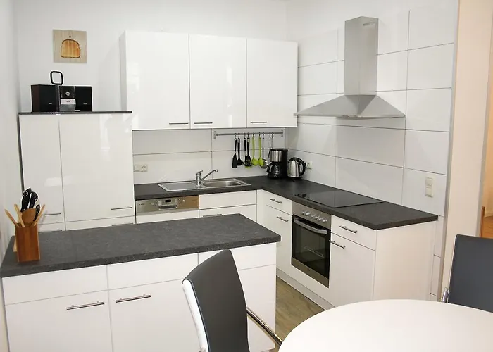 Im Ostseebad In Strandnaehe, Kurhaus Nordstrand,naehe Binz Und Sellin *